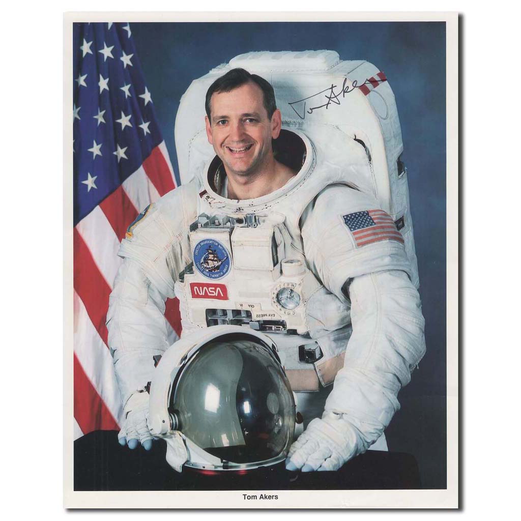 Tom Akers – NASA portrait