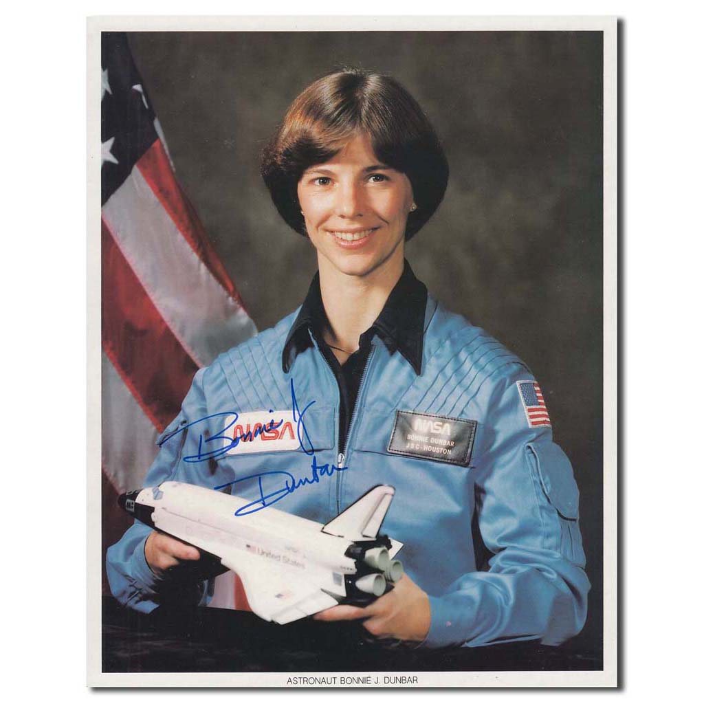 Bonnie Dunbar – NASA portrait