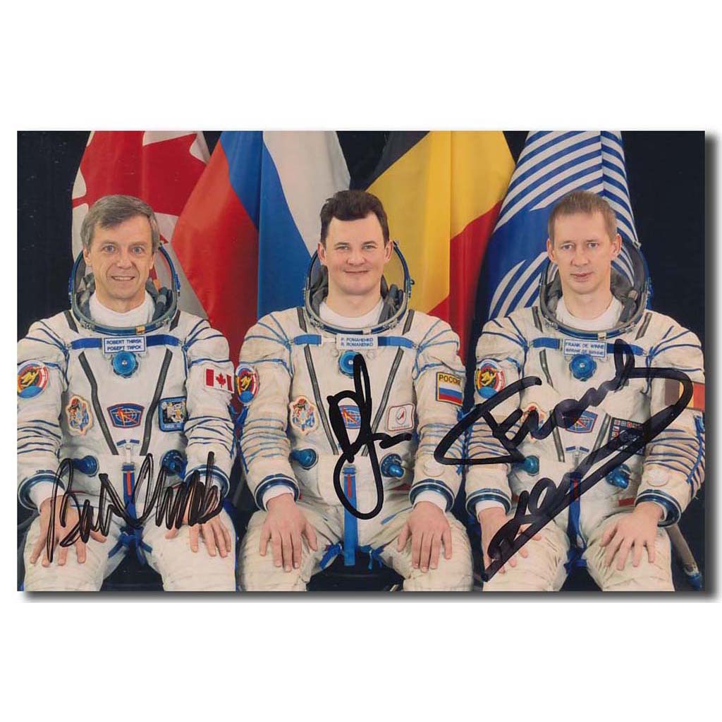 Soyuz TMA-15 crewsigned glossy photo